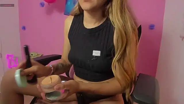 Snapshot of Alice_VIP chatting on November 12, 2025, 3:40 am Alice VIP online show from November 12, 2025, 3:40 am