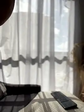 Sofi Leal online show from February 25, 2026, 2:37 pm