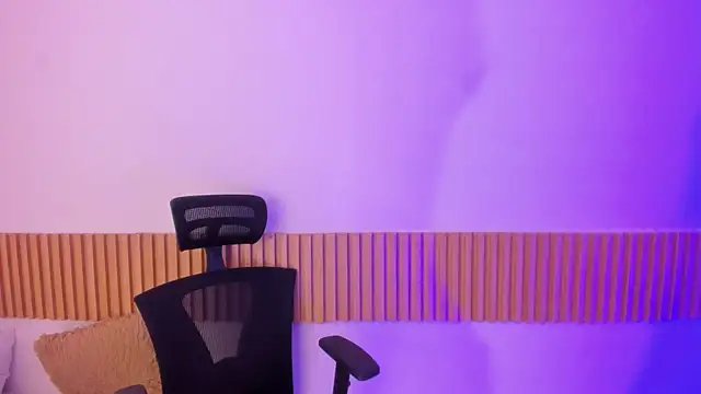 OliviaSweett online show from October 7, 2025, 7:00 pm