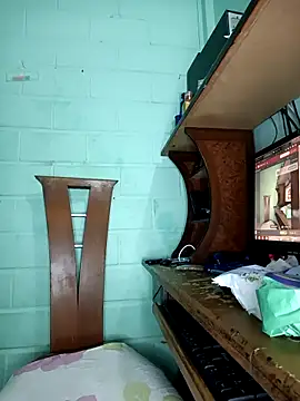 Bigtiti01 online show from October 15, 2025, 7:25 pm