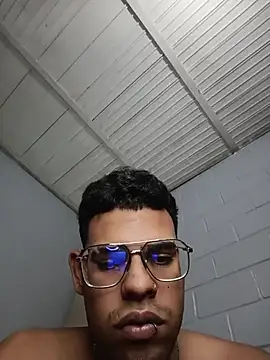 Bigtiti01 online show from December 20, 2025, 7:10 pm