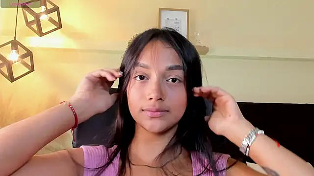 MelanyOconner online show from May 25, 2026, 10:27 pm