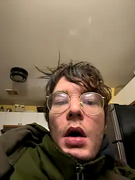 Snapshot of Hungboxer69 chatting on November 10, 2025, 12:20 am Hungboxer69 online show from November 10, 2025, 12:20 am