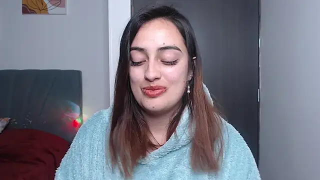 Snapshot of Meggan_n chatting on November 6, 2025, 3:29 am Meggan n online show from November 6, 2025, 3:29 am