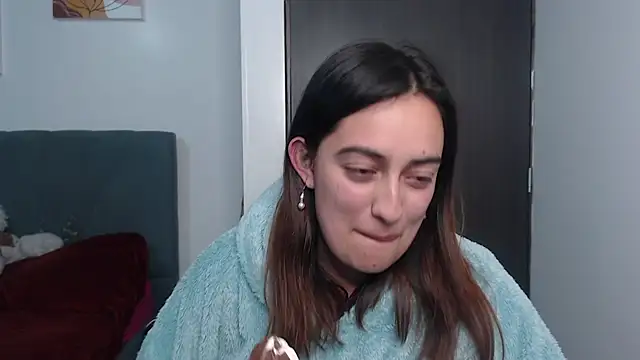 Snapshot of Meggan_n chatting on November 25, 2025, 3:39 am Meggan n online show from November 25, 2025, 3:39 am