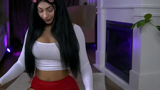 EmaHallee online show from March 9, 2026, 2:59 am