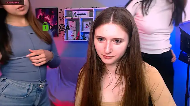 nekky mouse online show from September 12, 2025, 9:42 am