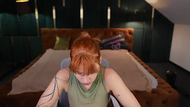 Snapshot of BadAfina chatting on October 30, 2025, 11:22 am BadAfina online show from October 30, 2025, 11:22 am