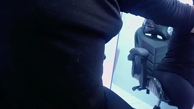 victoria hernandez t  online show from October 25, 2025, 12:56 pm