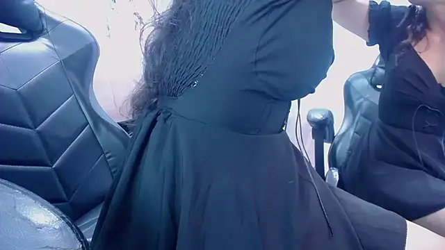 victoria hernandez t  online show from October 31, 2025, 1:23 pm