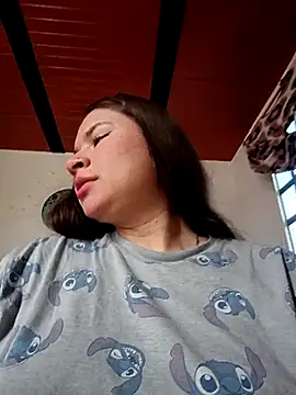 Isa Acosta online show from October 24, 2025, 2:24 pm