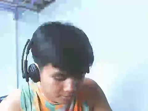 Snapshot of Alexx_143 chatting on September 15, 2025, 5:51 am Alexx 143 online show from September 15, 2025, 5:51 am