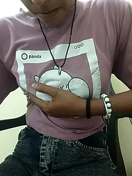 Alia-00 online show from October 25, 2025, 4:09 am