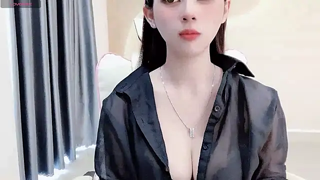 Snapshot of Aline_690 chatting on April 6, 2026, 6:58 am Aline 690 online show from April 6, 2026, 6:58 am