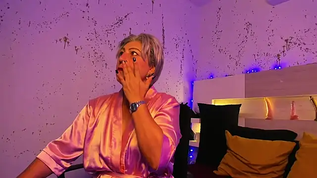 JaddeWalker online show from November 15, 2025, 11:18 am