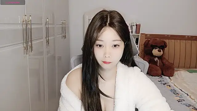 Xiaotantan-99 online show from October 26, 2025, 7:20 pm