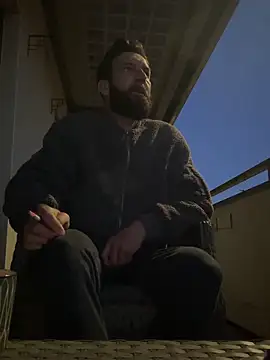 Michel huge online show from April 16, 2026, 4:46 am