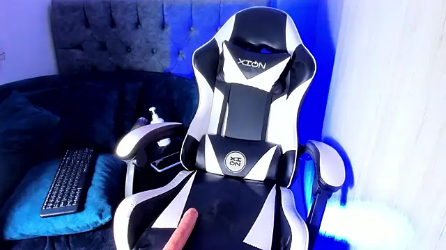 SafiroBlake online show from October 10, 2025, 3:49 am