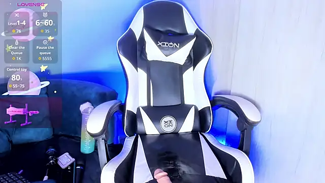 SafiroBlake online show from November 8, 2025, 4:34 am