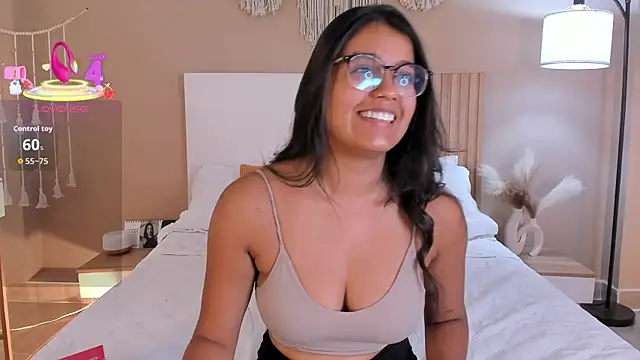 Camila Bustamante online show from April 17, 2026, 3:15 pm