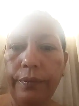 marinita13 online show from October 16, 2025, 1:34 pm