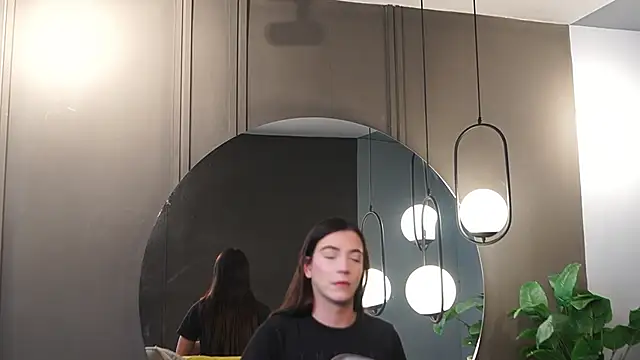 Ariaa Isabell online show from March 6, 2026, 6:37 pm