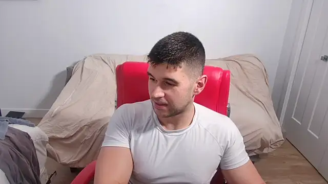 Sand0w online show from October 3, 2025, 9:01 pm