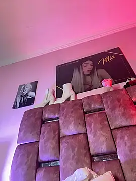 LADY-HOT-SEXY- online show from November 22, 2025, 11:09 am