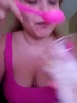 Theredcorazon online show from April 3, 2026, 12:30 am