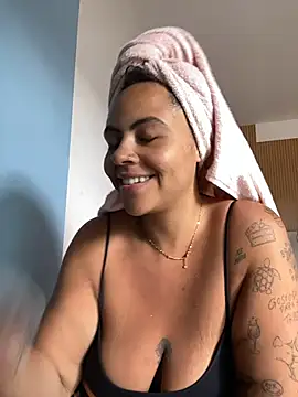 Snapshot of Chloe_Leaozinho chatting on October 29, 2025, 6:53 pm Chloe Leaozinho online show from October 29, 2025, 6:53 pm