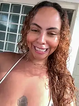 Snapshot of Chloe_Leaozinho chatting on November 2, 2025, 6:32 pm Chloe Leaozinho online show from November 2, 2025, 6:32 pm