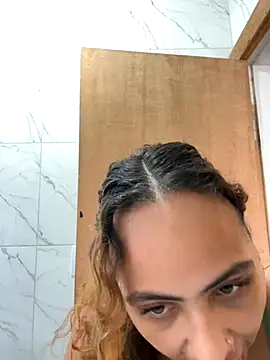 Snapshot of Chloe_Leaozinho chatting on November 4, 2025, 6:18 pm Chloe Leaozinho online show from November 4, 2025, 6:18 pm