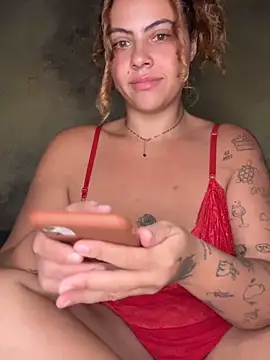 Chloe Leaozinho online show from May 17, 2026, 3:04 am