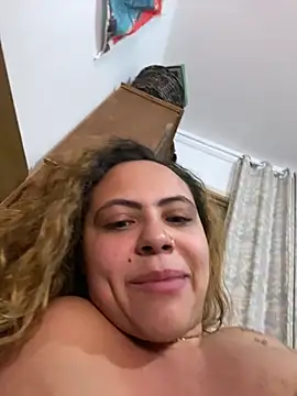 Chloe Leaozinho online show from July 15, 2026, 1:44 am