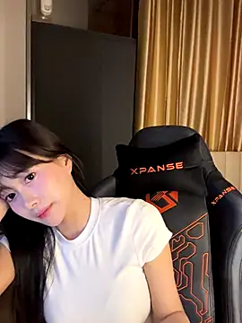 Snapshot of _Meimeibaby_ chatting on October 18, 2025, 11:33 am Meimeibaby online show from October 18, 2025, 11:33 am