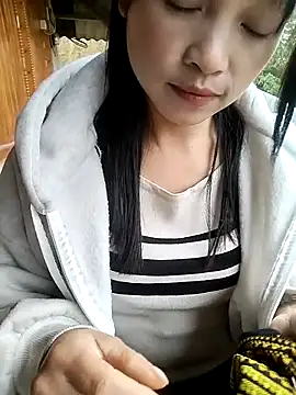 Tiyir597 online show from October 24, 2025, 2:52 am