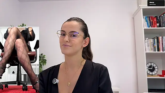 LegswAttitude online show from November 13, 2025, 11:31 am