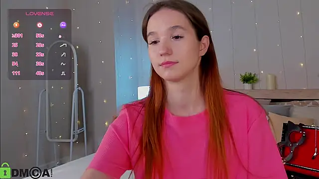 Eva Hollowey online show from October 26, 2025, 9:48 am