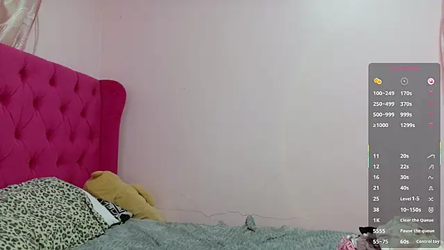 Snapshot of Serenaa_rabbit chatting on October 14, 2025, 5:19 am Serenaa rabbit online show from October 14, 2025, 5:19 am