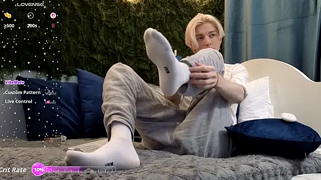 Snapshot of fiachand chatting on November 27, 2025, 2:52 pm fiachand online show from November 27, 2025, 2:52 pm