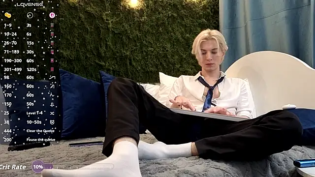 Snapshot of fiachand chatting on November 30, 2025, 7:51 pm fiachand online show from November 30, 2025, 7:51 pm