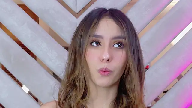 Sarah-Grace online show from April 21, 2026, 1:42 am