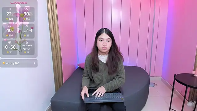 Laurent Scott  online show from October 6, 2025, 11:29 am