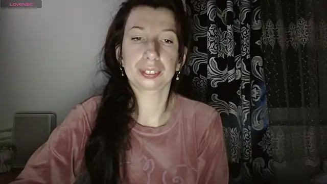 Snapshot of RosieHayes chatting on November 28, 2025, 3:36 pm RosieHayes online show from November 28, 2025, 3:36 pm