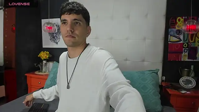 Matteo12  online show from October 4, 2025, 4:10 am