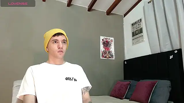 Matteo12  online show from January 7, 2026, 12:57 am