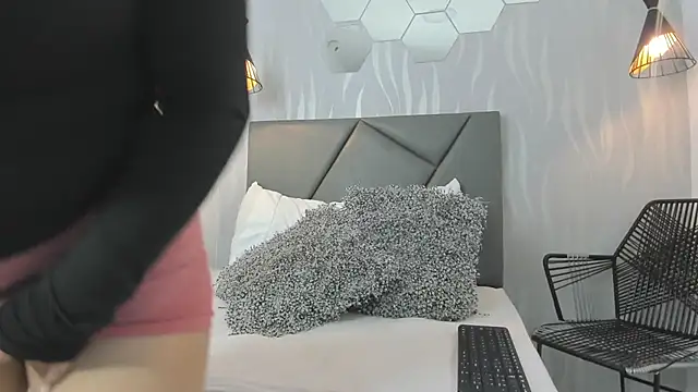 karla-cooper online show from October 17, 2025, 7:16 pm