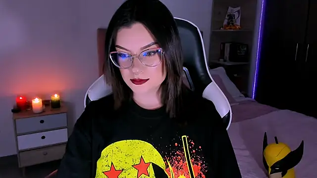 OphelianaRose33 online show from October 21, 2025, 10:54 pm