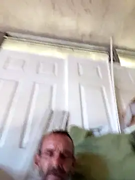 Hungwell1515 online show from October 31, 2025, 5:25 pm