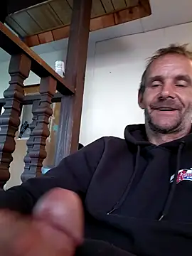 Hungwell1515 online show from November 29, 2025, 3:37 pm